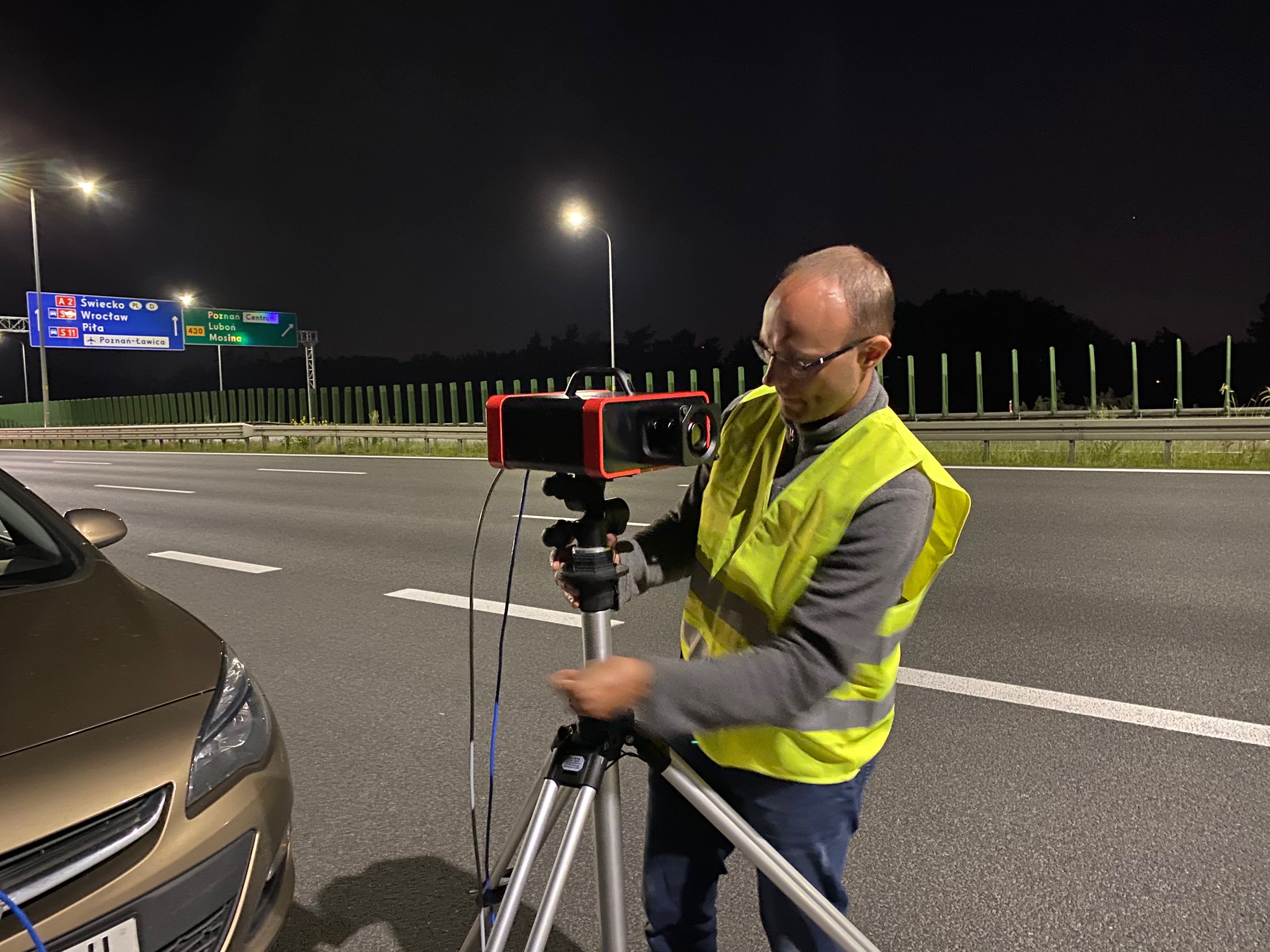 GL Opticam luminance measurement road lighting First fully adapted system for road lighting measurements